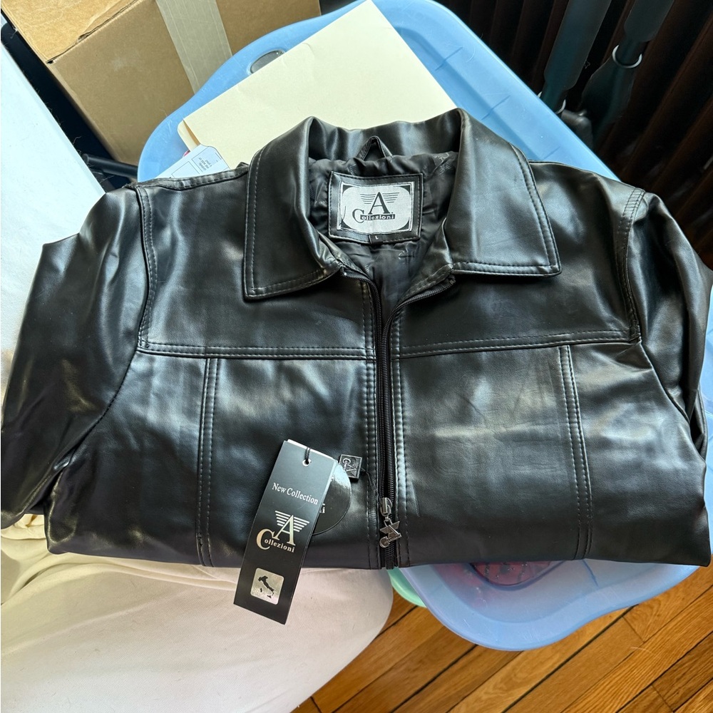 Black Lightweight Leather Jacket with Full-Length Zipper and Classic Design
